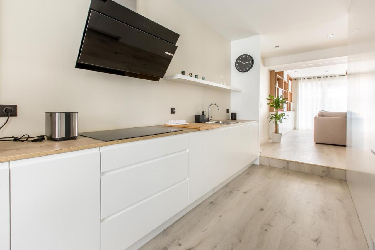 Appartement Spacieux Et Moderne 4 Chambres A 5Mn A Pieds Republique Лил Екстериор снимка