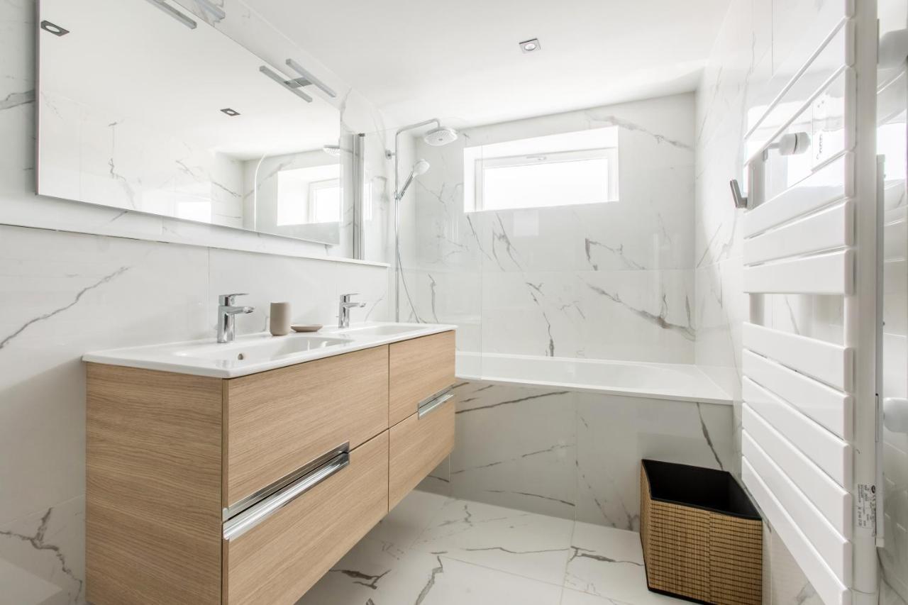 Appartement Spacieux Et Moderne 4 Chambres A 5Mn A Pieds Republique Лил Екстериор снимка
